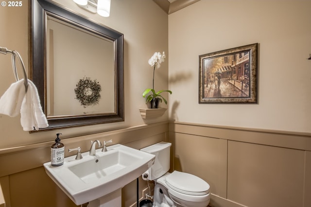 12483 SW Autumn View St, Tigard, OR 97224 - bathroom with toilet and a sink