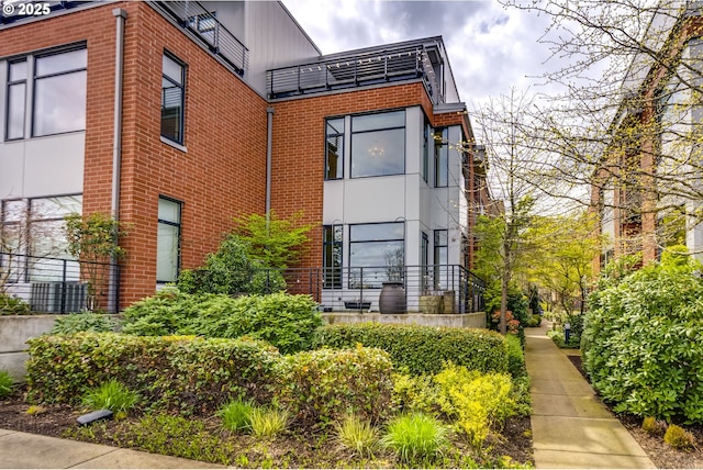 1716 NW Riverscape St, Portland, OR 97209 - exterior space with brick siding