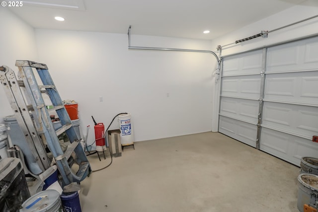 180 SE Darrell Ave, Winston, OR 97496 - garage featuring recessed lighting