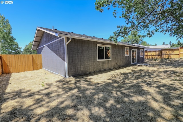 180 SE Darrell Ave, Winston, OR 97496 - back of property featuring a fenced backyard