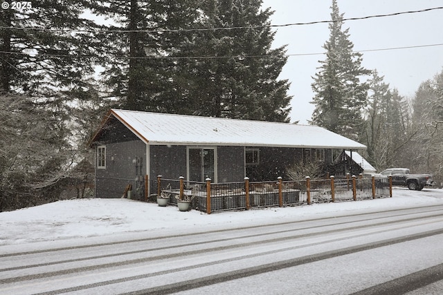 view of front of property