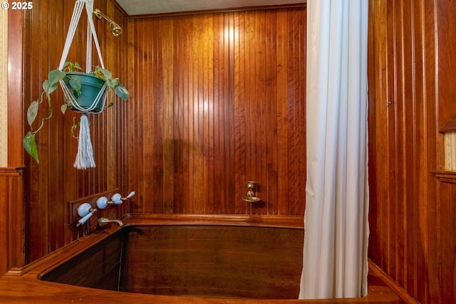 840 Springhill Dr, Albany, OR 97321 - bathroom with wood walls