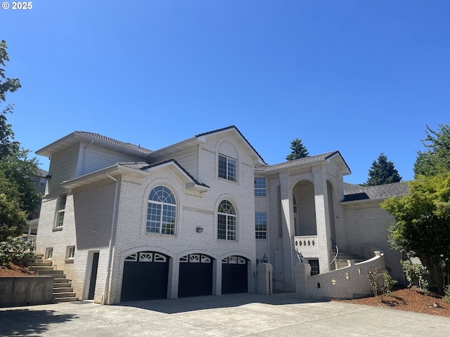 view of front facade with a garage