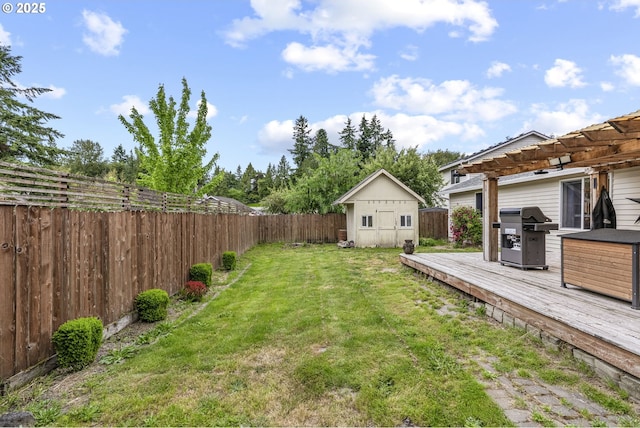 112 Stoneway Ln, Longview, WA 98632 - view of yard featuring a wooden deck and a pergola