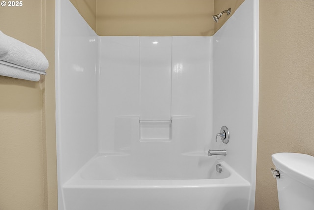 13885 SW Meridian St Unit 135, Beaverton, OR 97005 - full bathroom featuring toilet and bathtub / shower combination