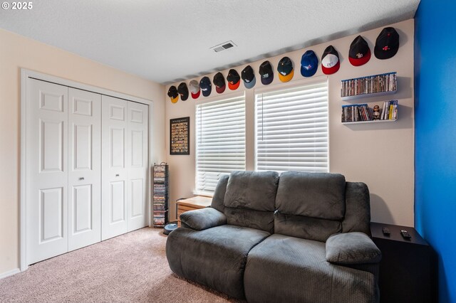 842 NE Rothbury Ave, Hillsboro, OR 97124 - carpeted living area featuring visible vents