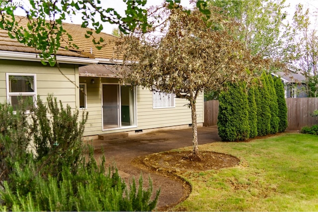 4020 NW Princess St, Corvallis, OR 97330 - back of property with a patio area