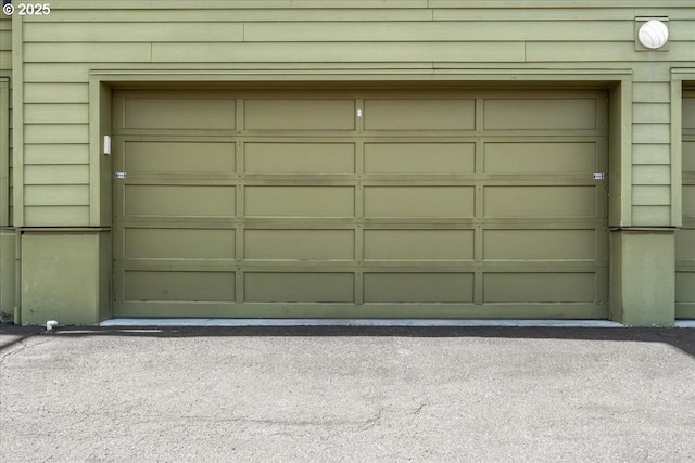 310 NW Uptown Ter Unit 1A, Portland, OR 97210 - view of garage