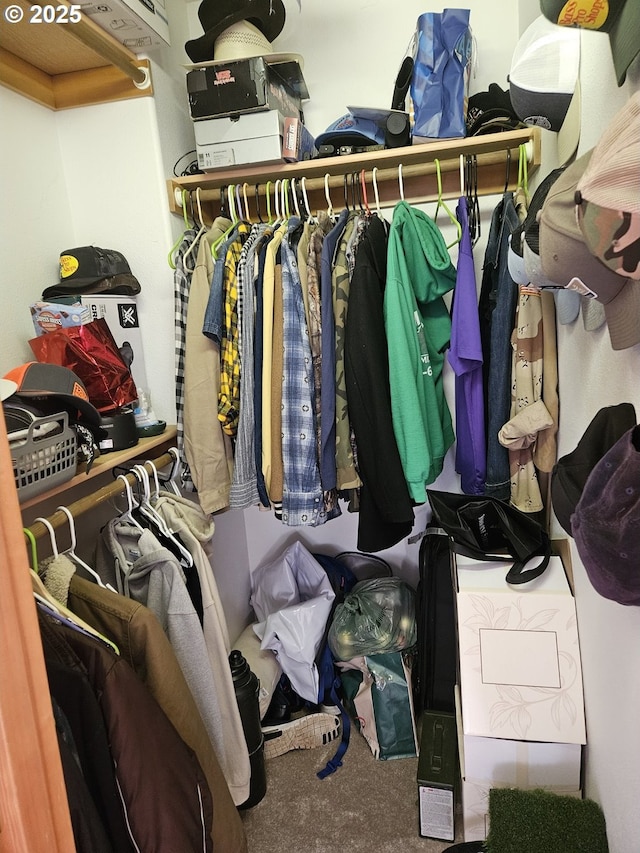 510 NE Yamhill St, Sheridan, OR 97378 - walk in closet featuring carpet floors