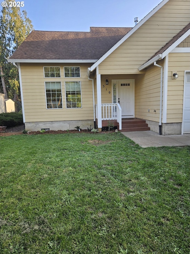 510 NE Yamhill St, Sheridan, OR 97378 - ranch-style home featuring roof with shingles and a front yard