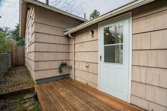 entrance to property with fence