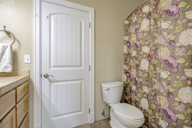 459 Oak Valley Loop, Winchester, OR 97495 - full bathroom featuring vanity and curtained shower
