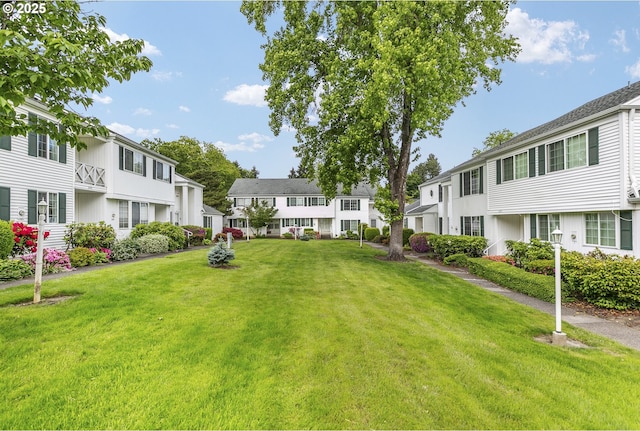 6125 SW Erickson Ave, Beaverton, OR 97008 - view of community with a residential view and a yard