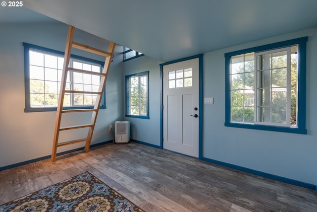 89523 Manion Dr, Warrenton, OR 97146 - foyer entrance featuring wood finished floors and baseboards