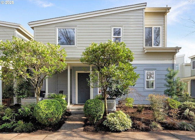 view of front of house featuring a porch