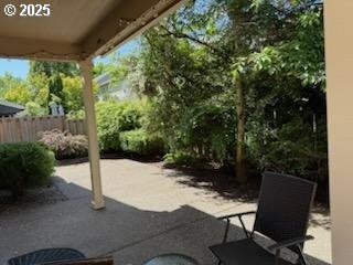 555 NE Caden Ave, Hillsboro, OR 97124 - view of patio