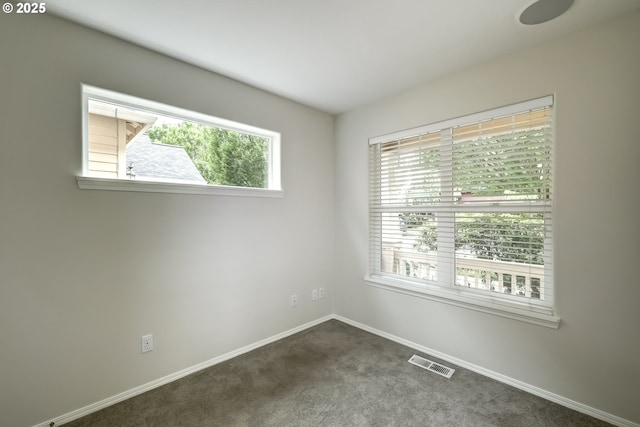 555 NE Caden Ave, Hillsboro, OR 97124 - empty room with baseboards and carpet