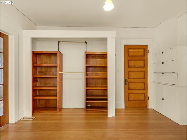1925 Irving Ave, Astoria, OR 97103 - view of closet