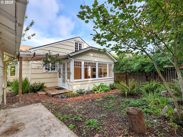 1925 Irving Ave, Astoria, OR 97103 - view of front facade featuring a patio