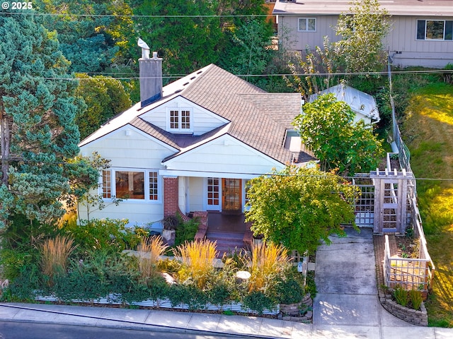 1925 Irving Ave, Astoria, OR 97103 - view of front of home with a chimney