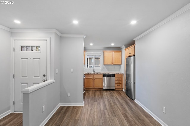 kitchen with crown molding, stainless steel appliances, dark hardwood / wood-style floors, and light brown cabinetry