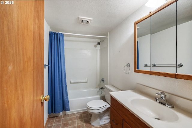1816 NE 14th Ave, Portland, OR 97212 - bathroom featuring shower / tub combo with curtain, vanity, toilet, and a textured ceiling