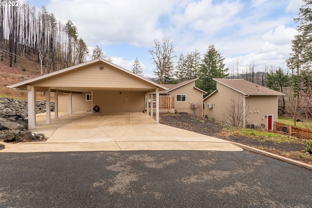 119/121 Tioga Ln, Idleyld Park, OR 97447 - view of front of home with concrete driveway