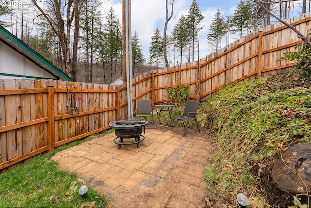 119/121 Tioga Ln, Idleyld Park, OR 97447 - view of patio with an outdoor fire pit