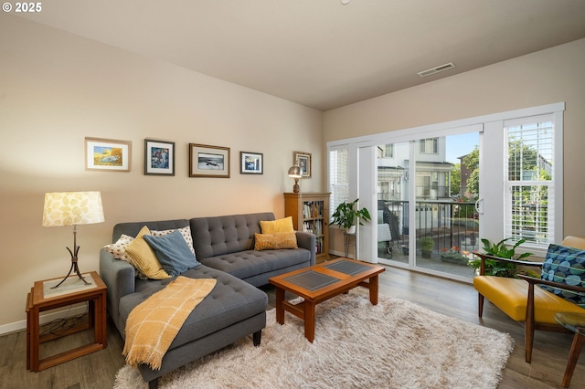 28683 SW Orleans Ave, Wilsonville, OR 97070 - living area with wood finished floors