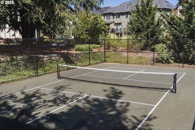 28683 SW Orleans Ave, Wilsonville, OR 97070 - view of tennis court featuring fence