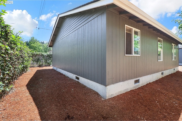 70 Jefferson Aly, Eugene, OR 97402 - view of side of home featuring crawl space