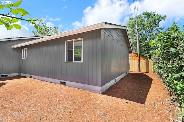70 Jefferson Aly, Eugene, OR 97402 - view of side of property with crawl space