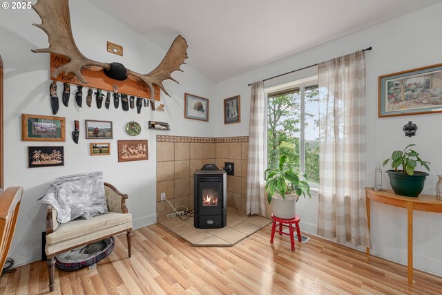 460 Huckleberry Mt Ln, Riddle, OR 97469 - sitting room featuring tile walls and light wood-type flooring