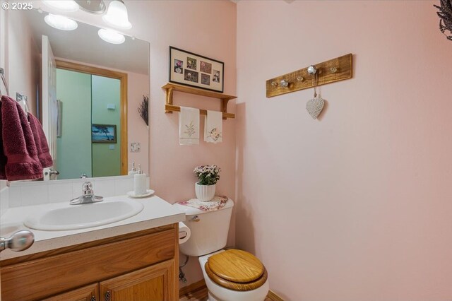 287 SW Oliver Ct, Dundee, OR 97115 - half bath with vanity and toilet