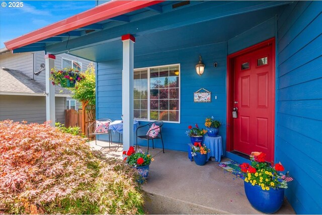 287 SW Oliver Ct, Dundee, OR 97115 - doorway to property with covered porch