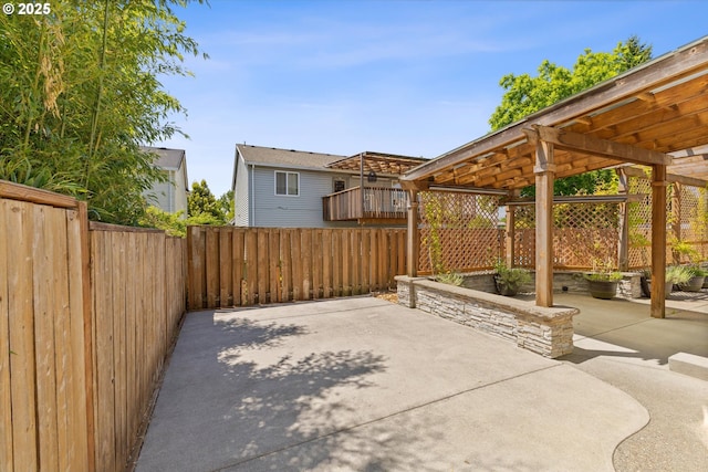 12800 Joys Dr, Oregon City, OR 97045 - fenced backyard with a pergola and a patio