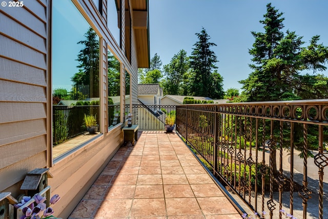 2407 Hawkins Ln, Eugene, OR 97405 - view of patio / terrace