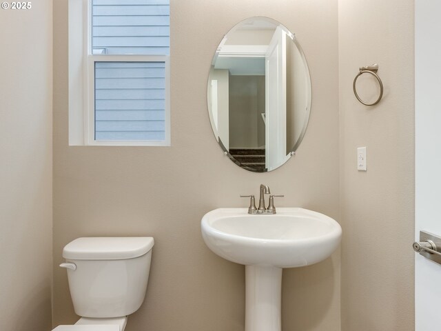 728 NW 178th Way, Ridgefield, WA 98642 - half bath featuring toilet and a sink