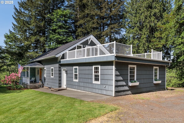 520 NE 5th St, Clatskanie, OR 97016 - view of front of property with a front lawn