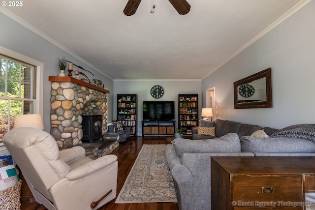 520 NE 5th St, Clatskanie, OR 97016 - living room with wood finished floors, ornamental molding, and ceiling fan