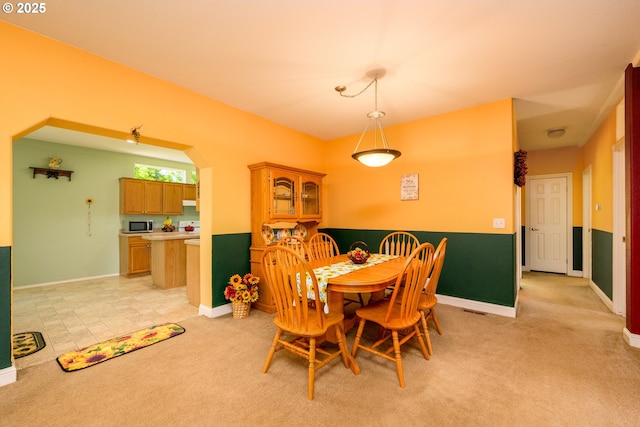 982 Reston Rd, Roseburg, OR 97471 - dining space with light carpet and baseboards
