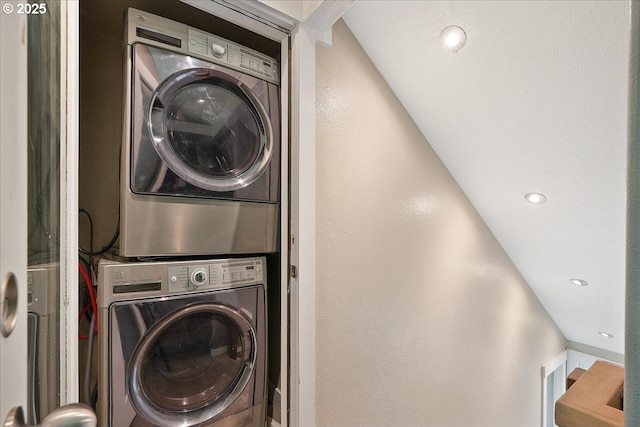 7752 SW Barnes Rd Unit B, Portland, OR 97225 - laundry area featuring stacked washer / drying machine and recessed lighting