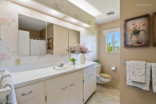 1810 D St, Forest Grove, OR 97116 - full bathroom with toilet, vanity, baseboards, and a shower with curtain