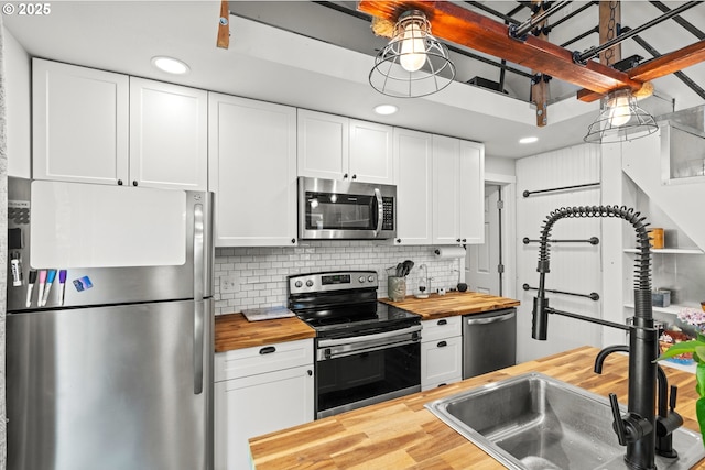 laundry room with washer / clothes dryer and dark wood-style flooring