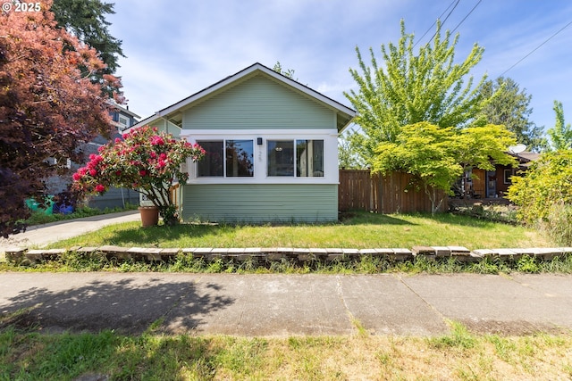 125 NE 80th Ave, Portland, OR 97213 - view of side of home
