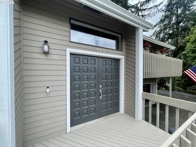 755 17th Ave, Coos Bay, OR 97420 - property entrance featuring a garage