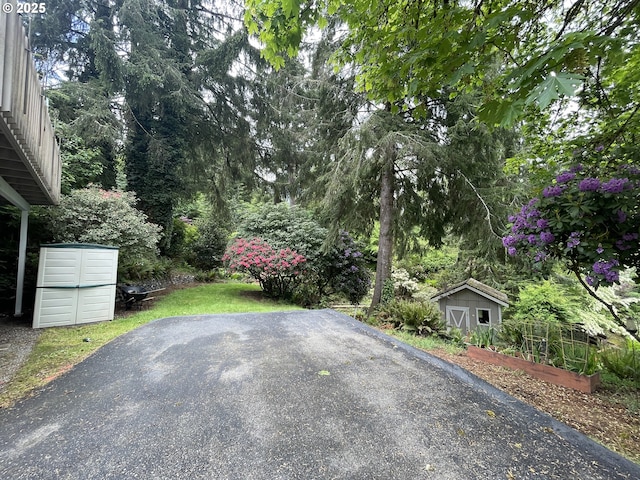 755 17th Ave, Coos Bay, OR 97420 - view of asphalt driveway