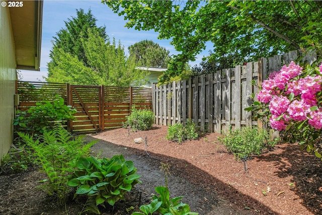 180 NW 107th Ave, Portland, OR 97229 - view of fenced backyard