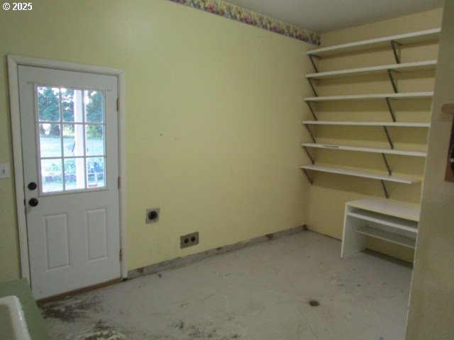 21451 SE Webfoot Rd, Dayton, OR 97114 - entryway featuring baseboards