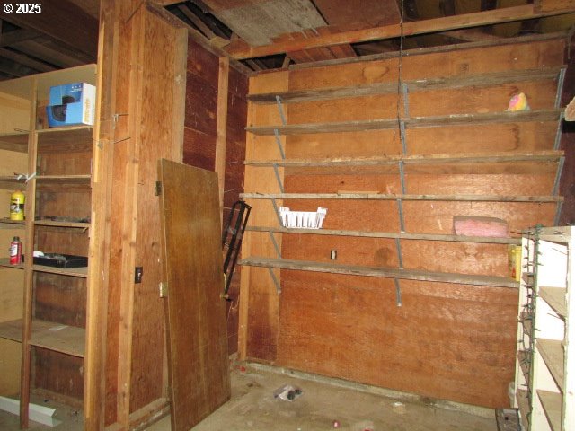 21451 SE Webfoot Rd, Dayton, OR 97114 - view of storage room